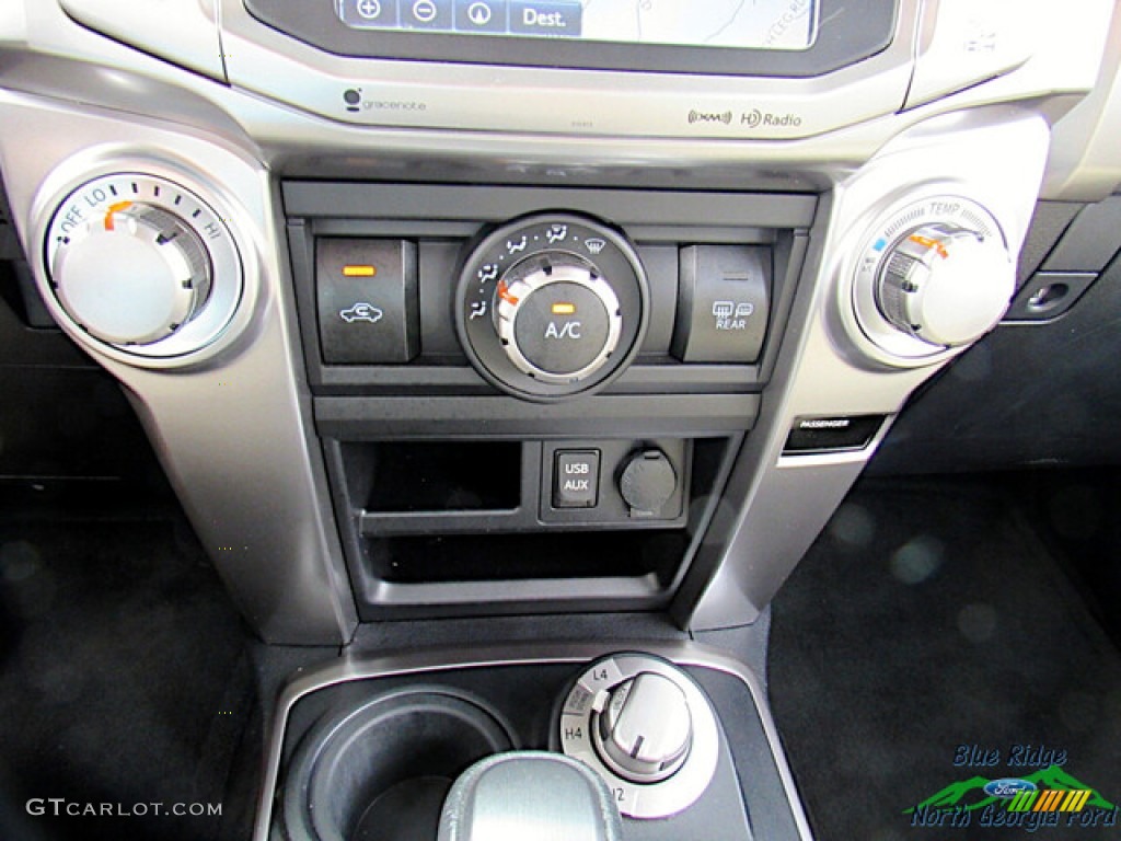 2019 4Runner SR5 4x4 - Midnight Black metallic / Sand Beige photo #21