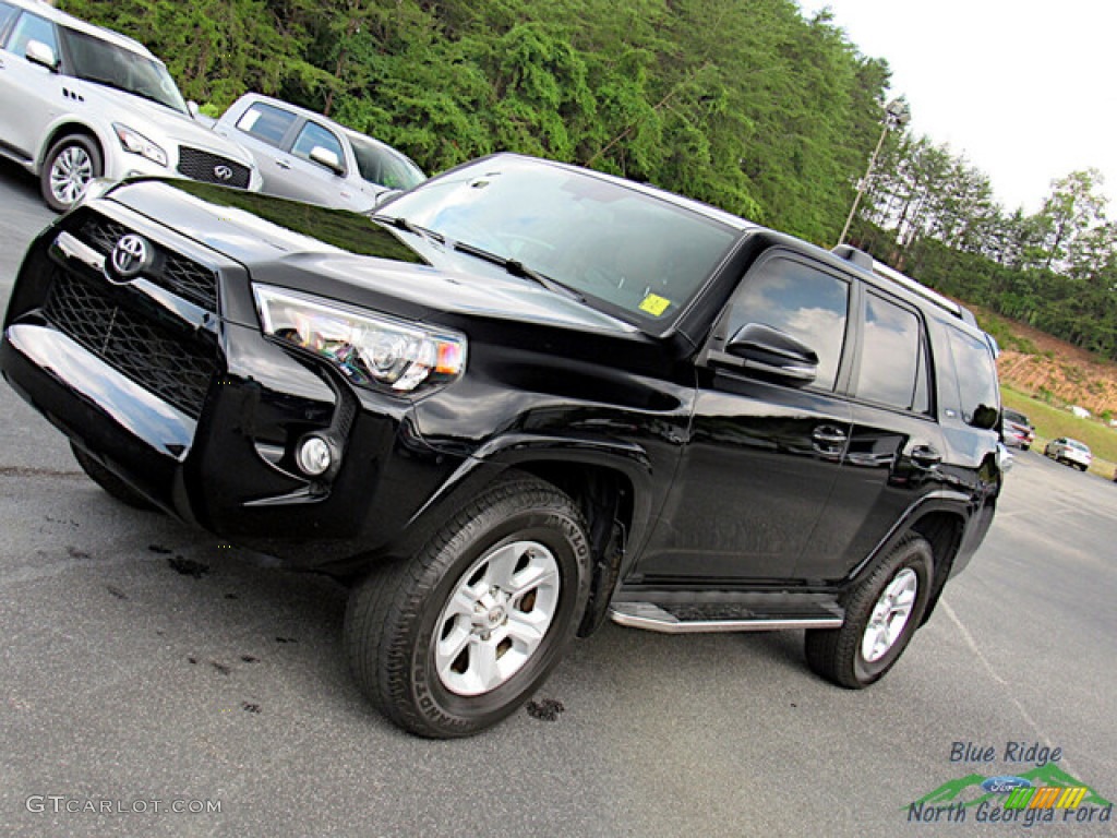 2019 4Runner SR5 4x4 - Midnight Black metallic / Sand Beige photo #26