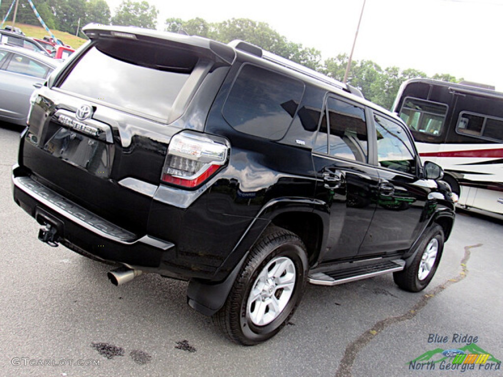 2019 4Runner SR5 4x4 - Midnight Black metallic / Sand Beige photo #28