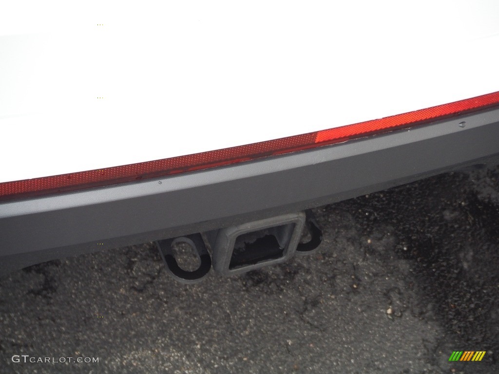 2021 Atlas Cross Sport SE Technology 4Motion - Pure White / Dark Beige/Black photo #11