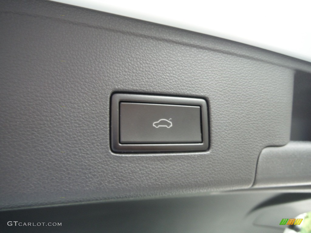 2021 Atlas Cross Sport SE Technology 4Motion - Pure White / Dark Beige/Black photo #29