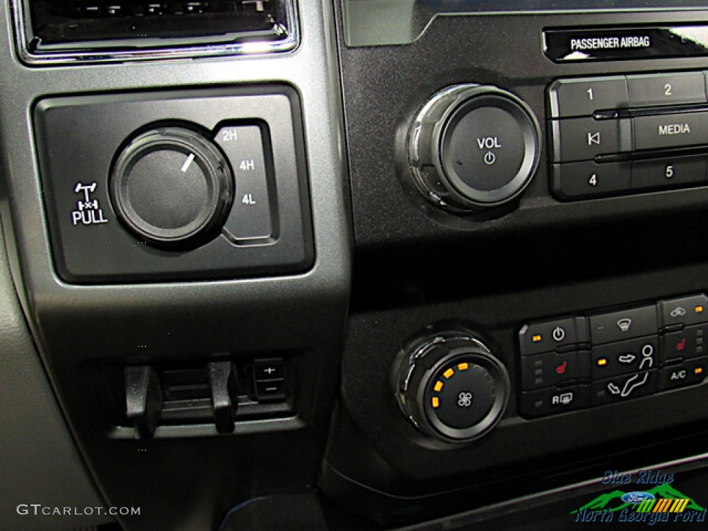 2021 F250 Super Duty XLT Crew Cab 4x4 - Iconic Silver / Medium Earth Gray photo #21