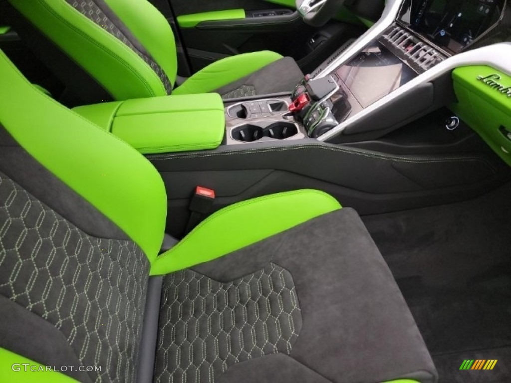 2022 Lamborghini Urus AWD Front Seat Photos