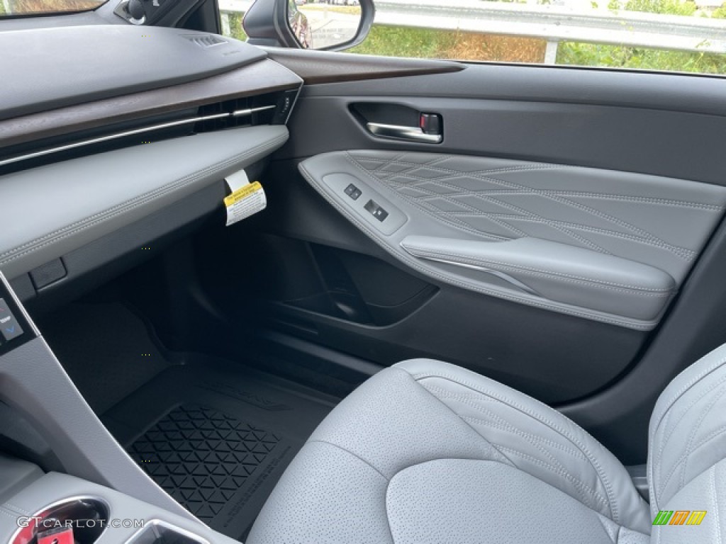 2022 Toyota Avalon Limited Door Panel Photos