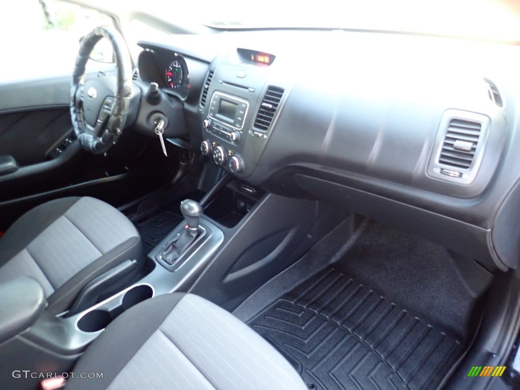 2016 Kia Forte5 LX Black Dashboard Photo #144514251