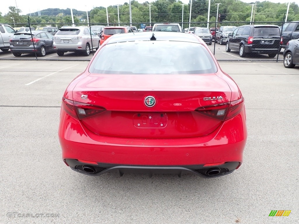 2022 Giulia Veloce AWD - Alfa Rosso (Red) / Black photo #4