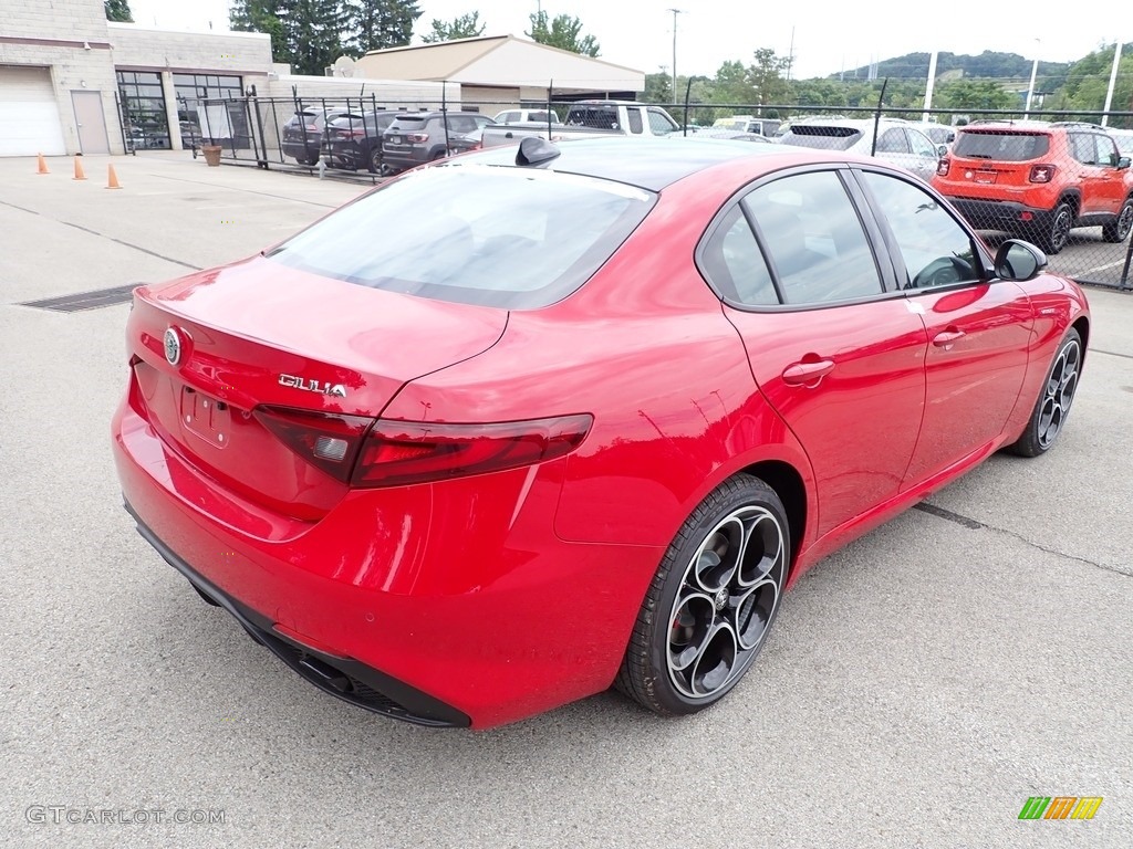 2022 Giulia Veloce AWD - Alfa Rosso (Red) / Black photo #5