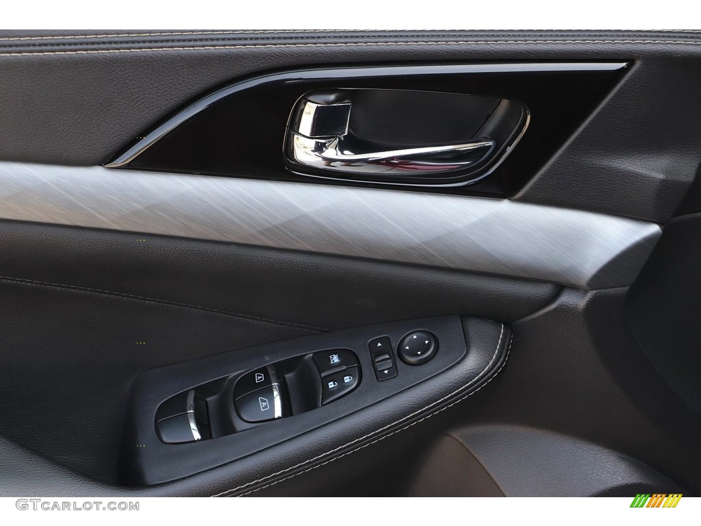 2018 Nissan Maxima SL Charcoal Door Panel Photo #144519558