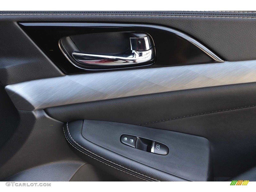 2018 Nissan Maxima SL Door Panel Photos