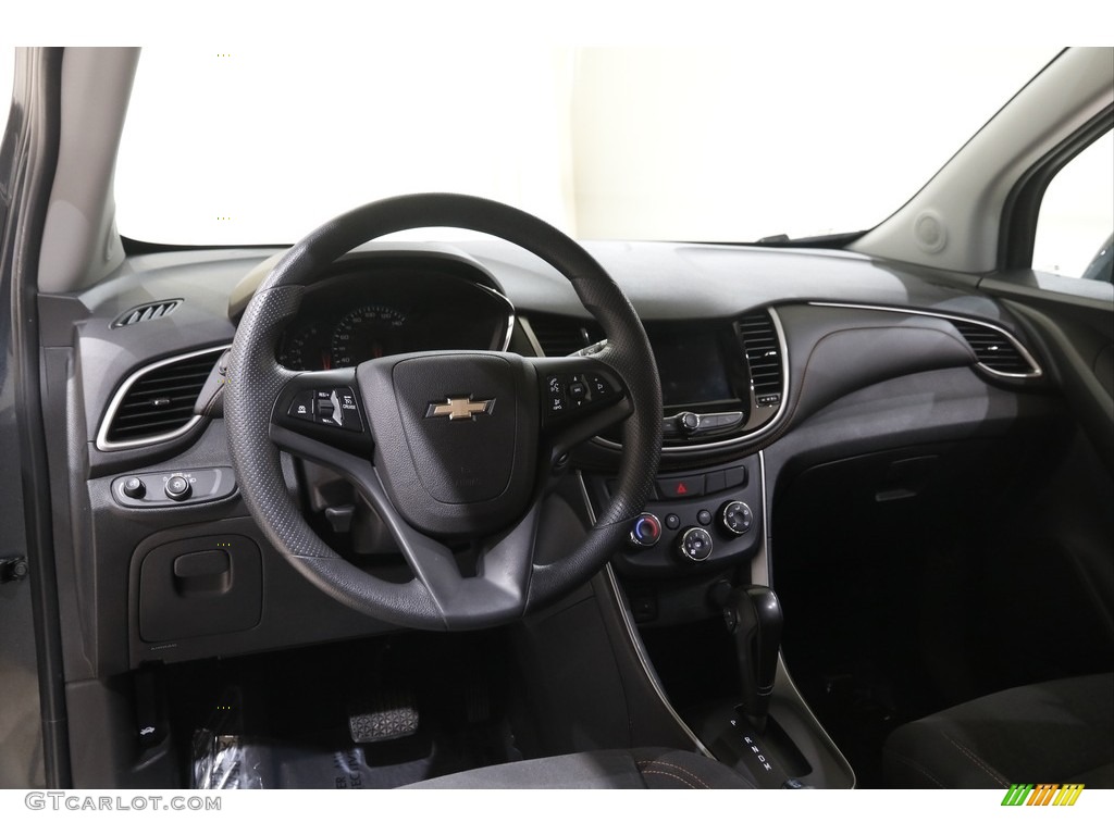 2019 Chevrolet Trax LS Dashboard Photos