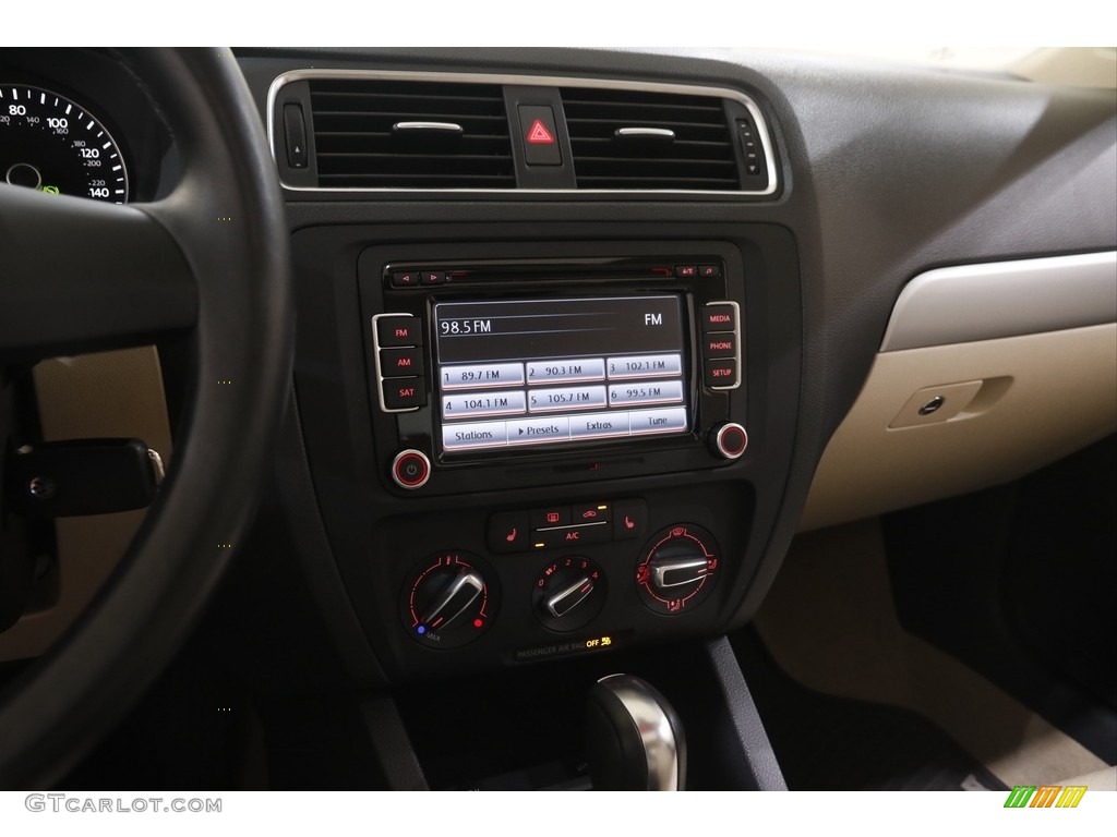 2013 Jetta SE Sedan - Toffee Brown Metallic / Cornsilk Beige photo #9