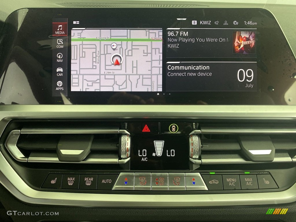 2022 BMW M4 Competition Coupe Controls Photo #144523901