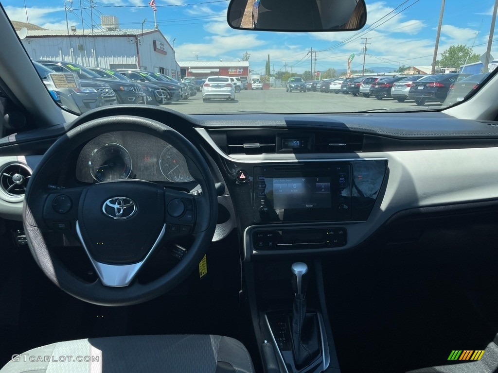 2019 Corolla LE - Galactic Aqua Mica / Ash/Dark Gray photo #8