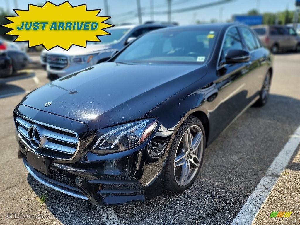 2018 E 400 4Matic Sedan - Black / Black photo #2