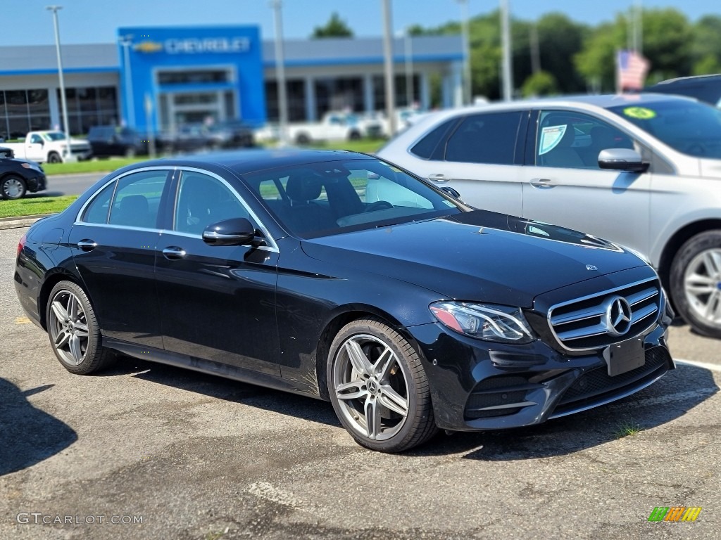 2018 E 400 4Matic Sedan - Black / Black photo #1