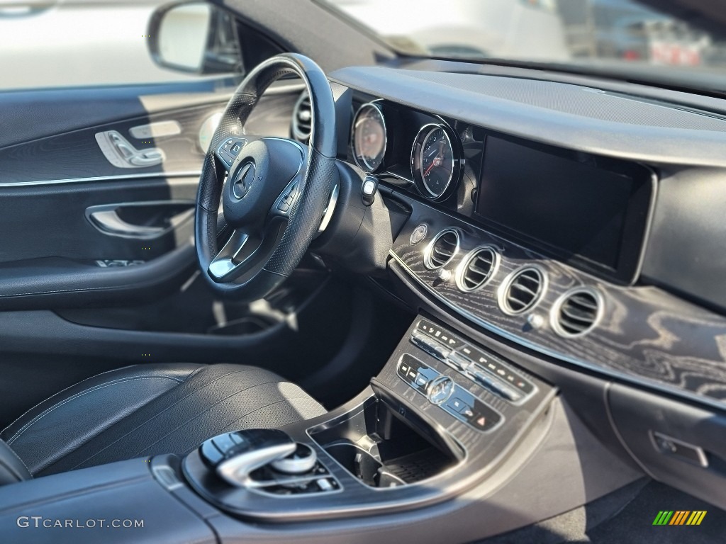 2018 E 400 4Matic Sedan - Black / Black photo #3