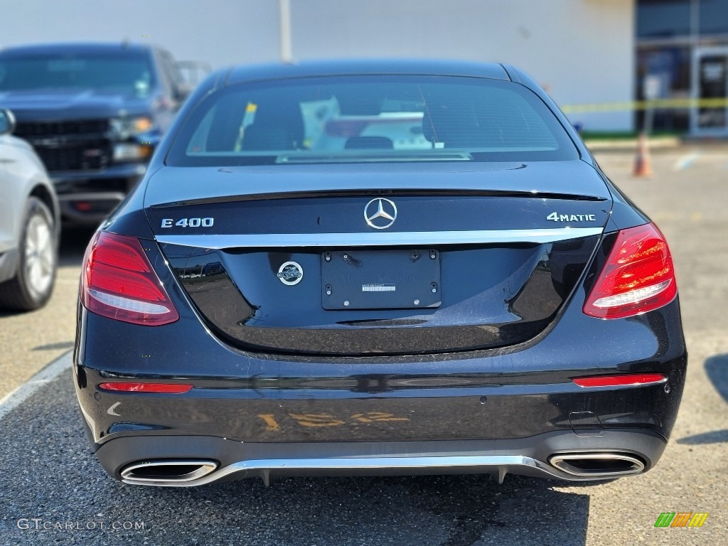 2018 E 400 4Matic Sedan - Black / Black photo #7