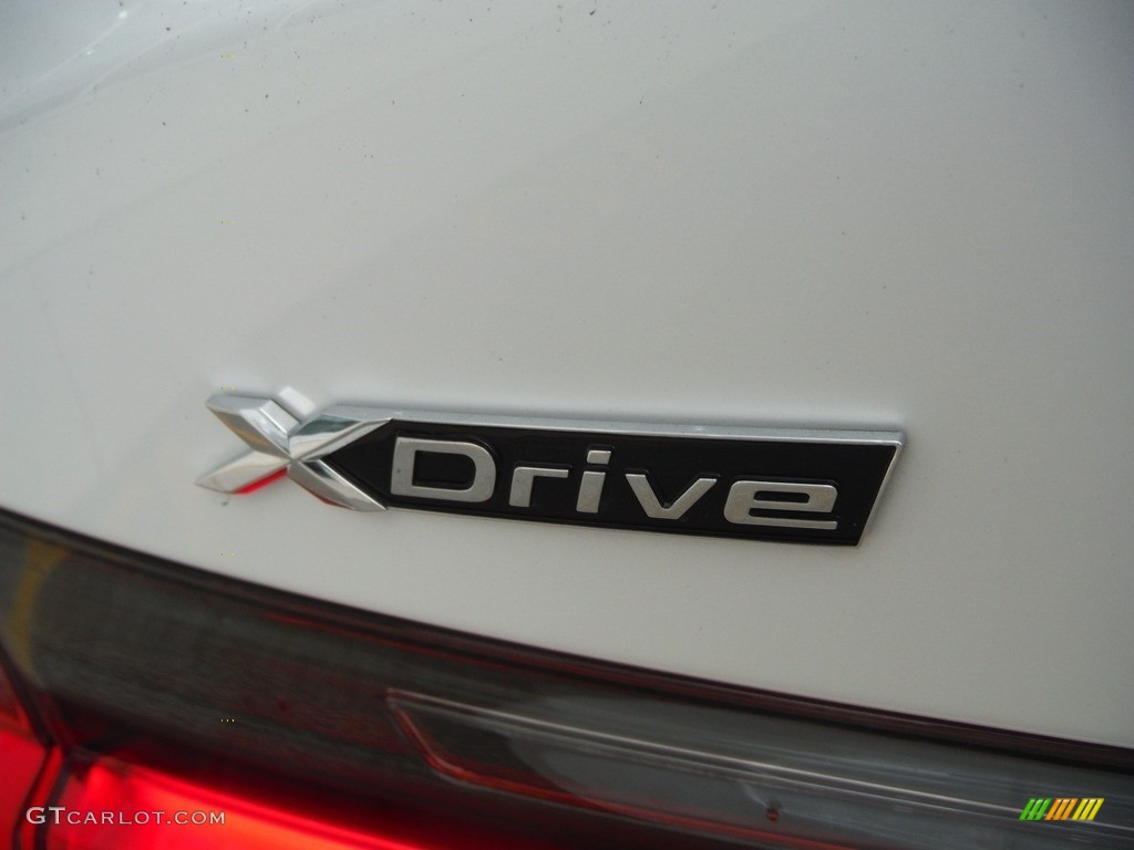 2021 3 Series 330i xDrive Sedan - Mineral White Metallic / Black photo #8