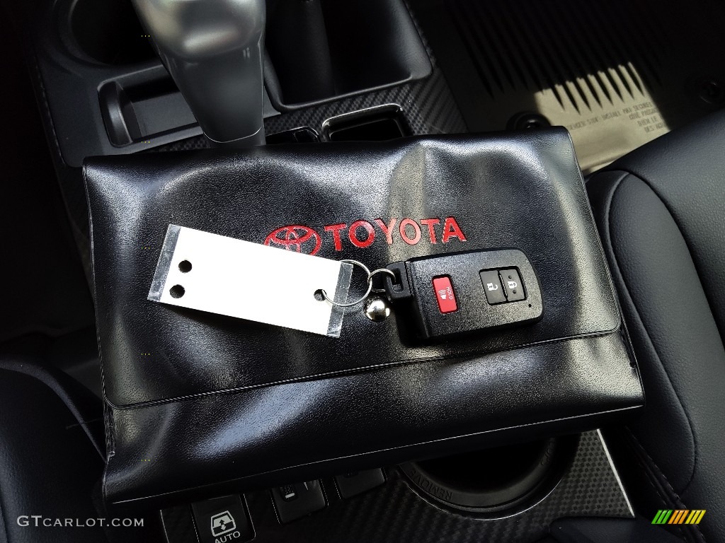 2021 Toyota 4Runner TRD Off Road Premium 4x4 Keys Photos