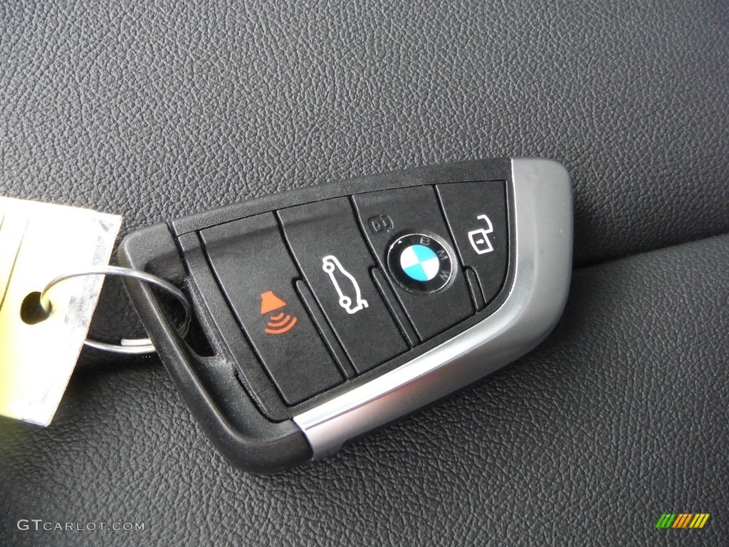 2021 BMW 3 Series 330i xDrive Sedan Keys Photos