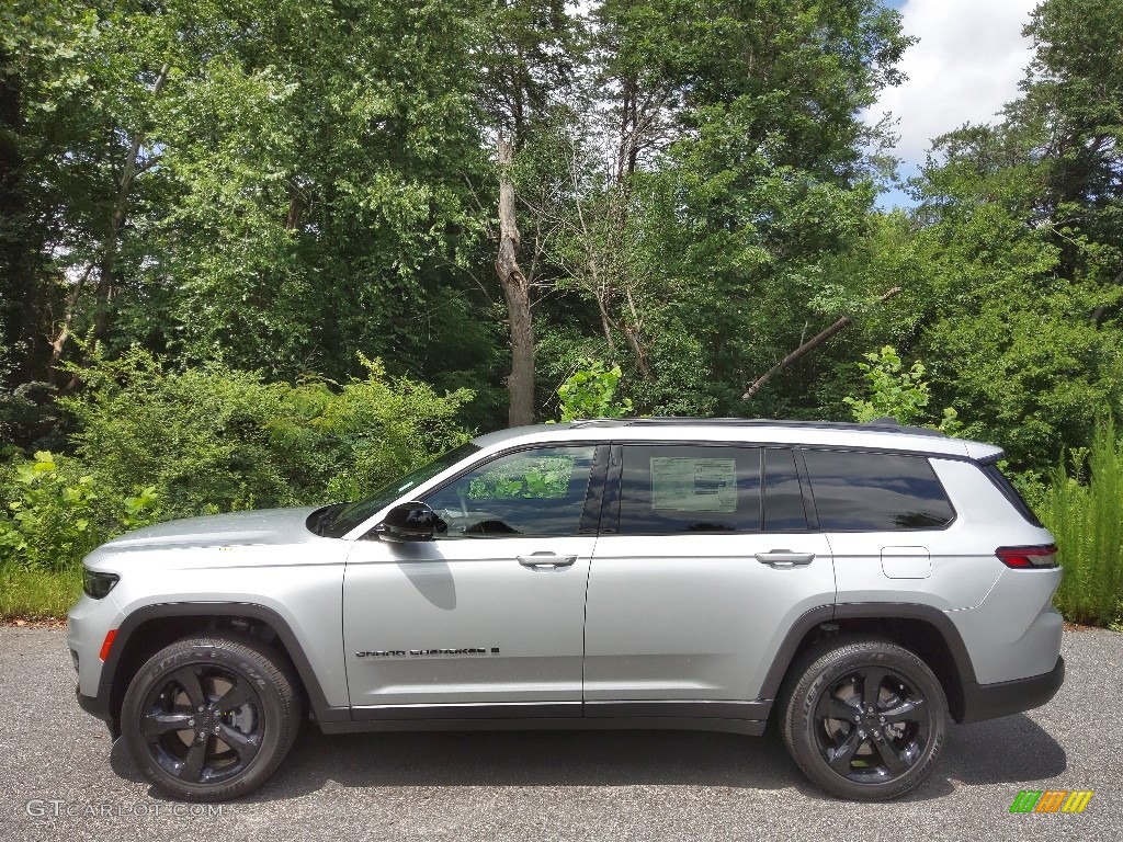 2022 Grand Cherokee L Altitude 4x4 - Silver Zynith / Global Black photo #1