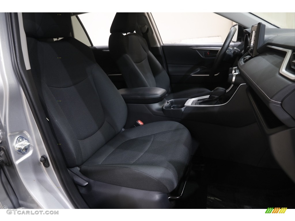 2019 RAV4 LE - Silver Sky Metallic / Black photo #14