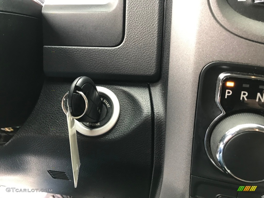 2018 1500 Express Crew Cab 4x4 - Granite Crystal Metallic / Black/Diesel Gray photo #20