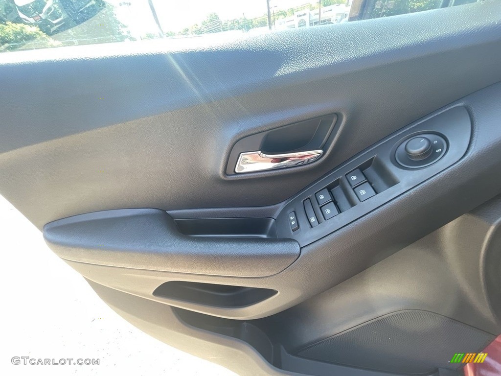 2020 Trax LT AWD - Cajun Red Tintcoat / Jet Black photo #8
