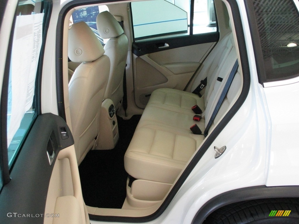 2016 Volkswagen Tiguan SEL 4MOTION Rear Seat Photo #144538441
