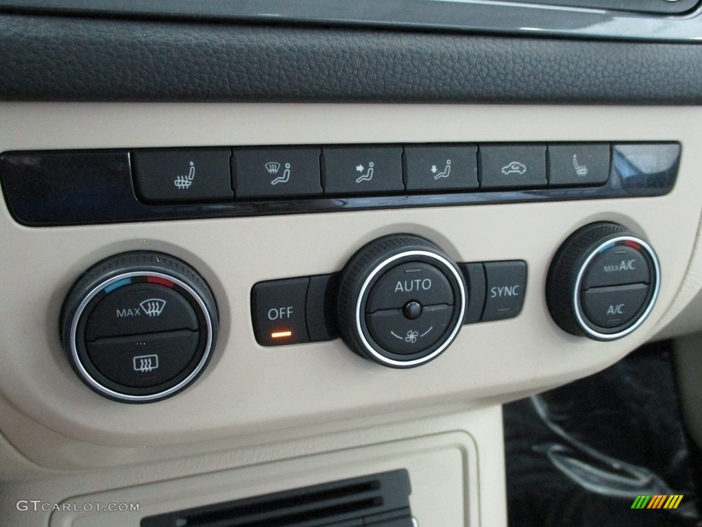 2016 Volkswagen Tiguan SEL 4MOTION Controls Photo #144538489
