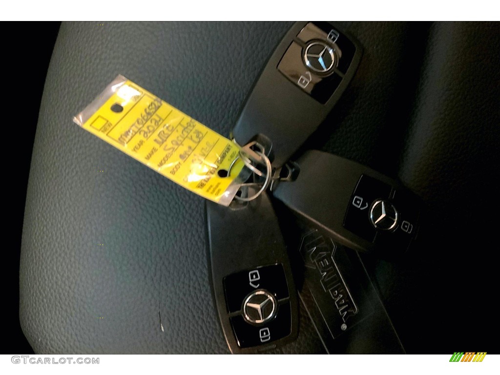2021 Mercedes-Benz Sprinter 1500 Passenger Van Keys Photos