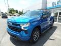 2022 Glacier Blue Metallic Chevrolet Silverado 1500 RST Crew Cab 4x4  photo #2