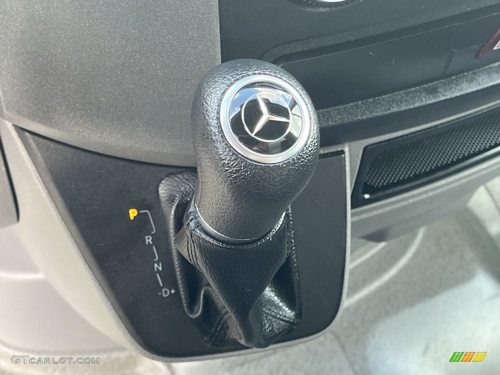 2017 Mercedes-Benz Sprinter 3500 Cab Chassis Moving truck 5 Speed Automatic Transmission Photo #144542957