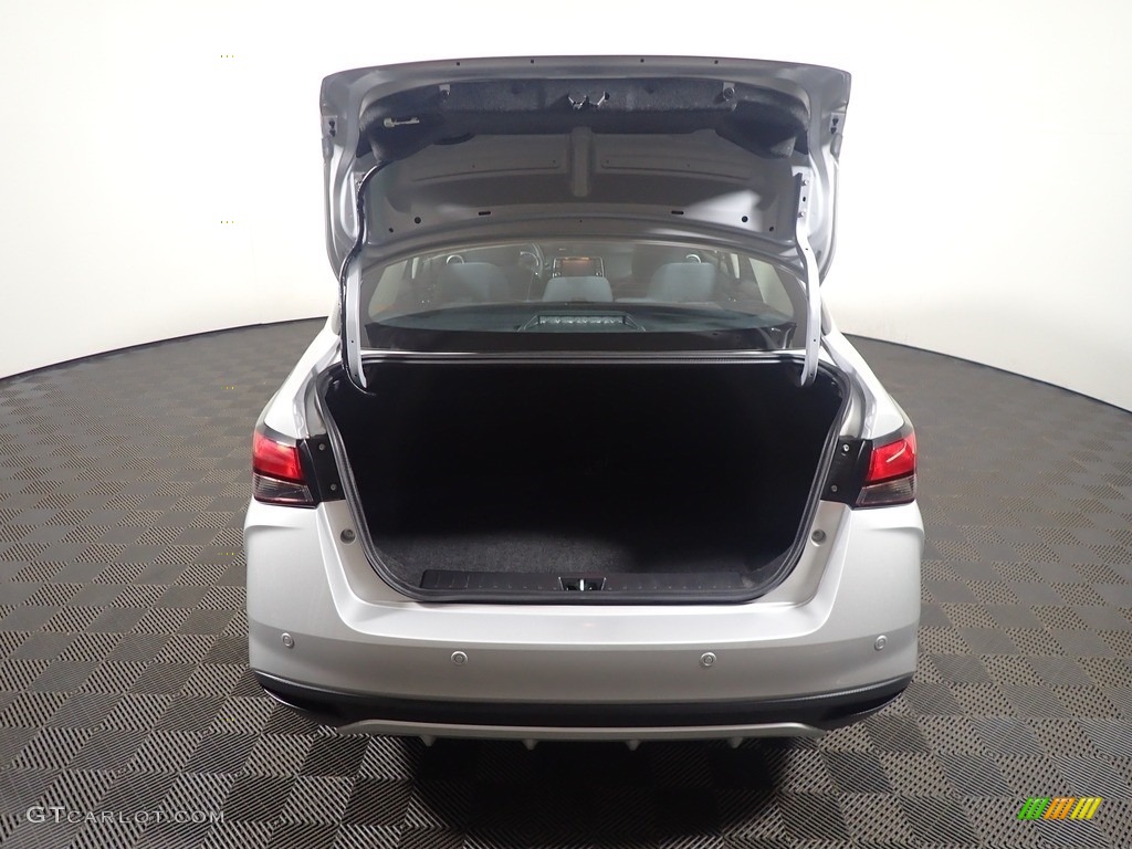 2020 Versa S - Brilliant Silver Metallic / Charcoal photo #14