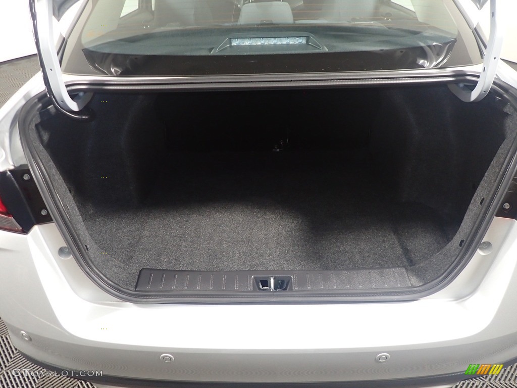 2020 Versa S - Brilliant Silver Metallic / Charcoal photo #15