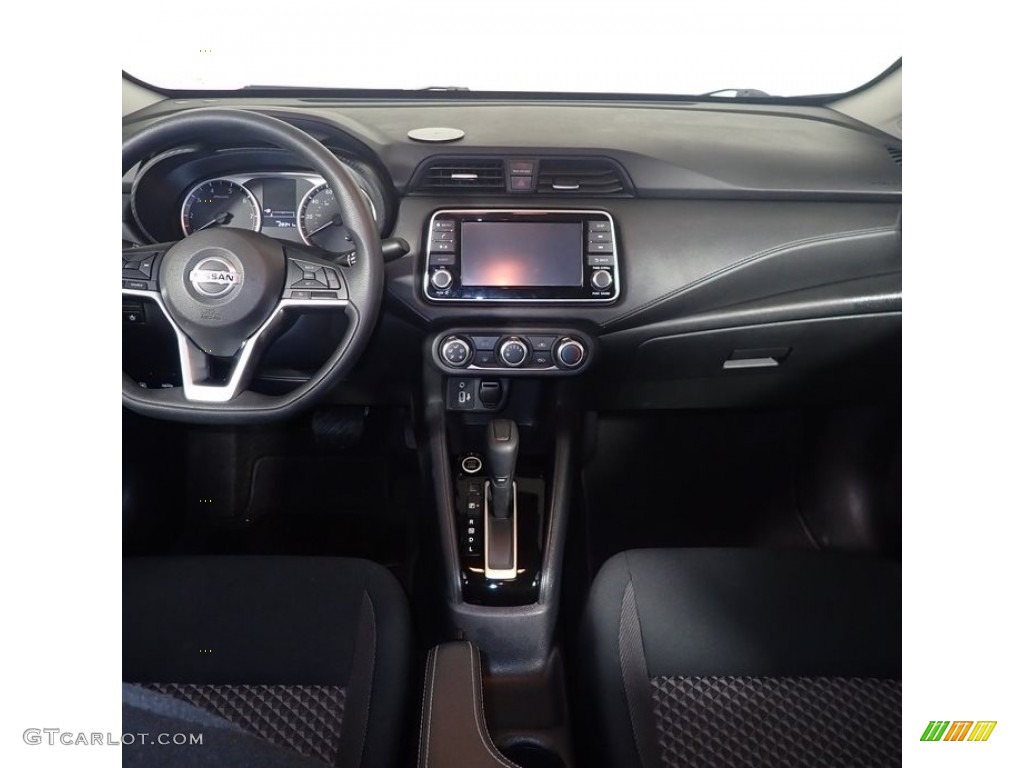 2020 Versa S - Brilliant Silver Metallic / Charcoal photo #25