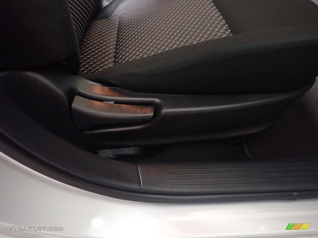 2020 Versa S - Brilliant Silver Metallic / Charcoal photo #40