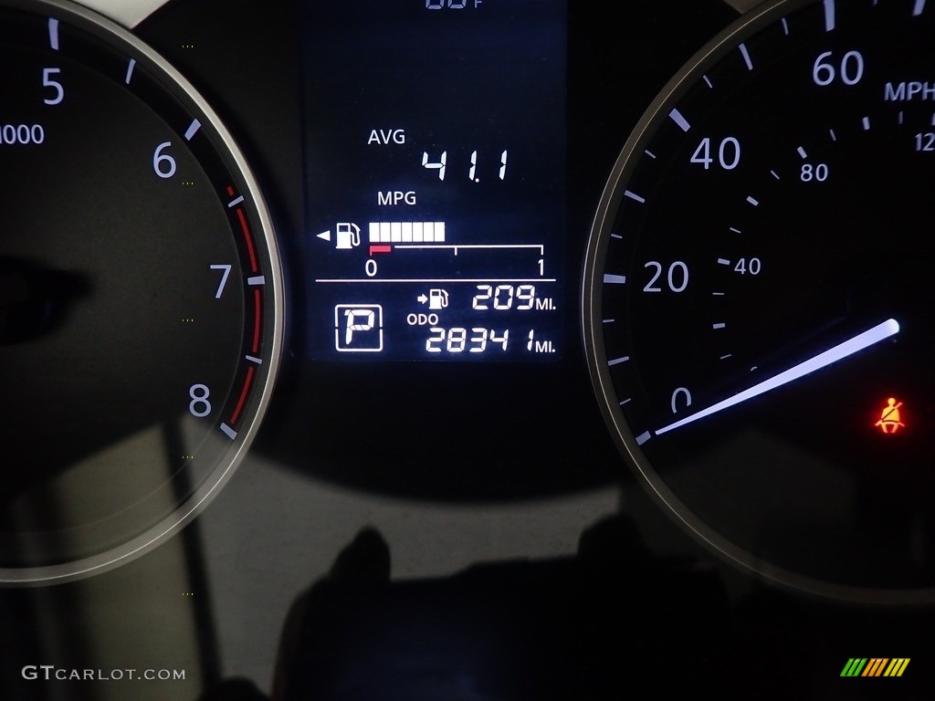 2020 Versa S - Brilliant Silver Metallic / Charcoal photo #43