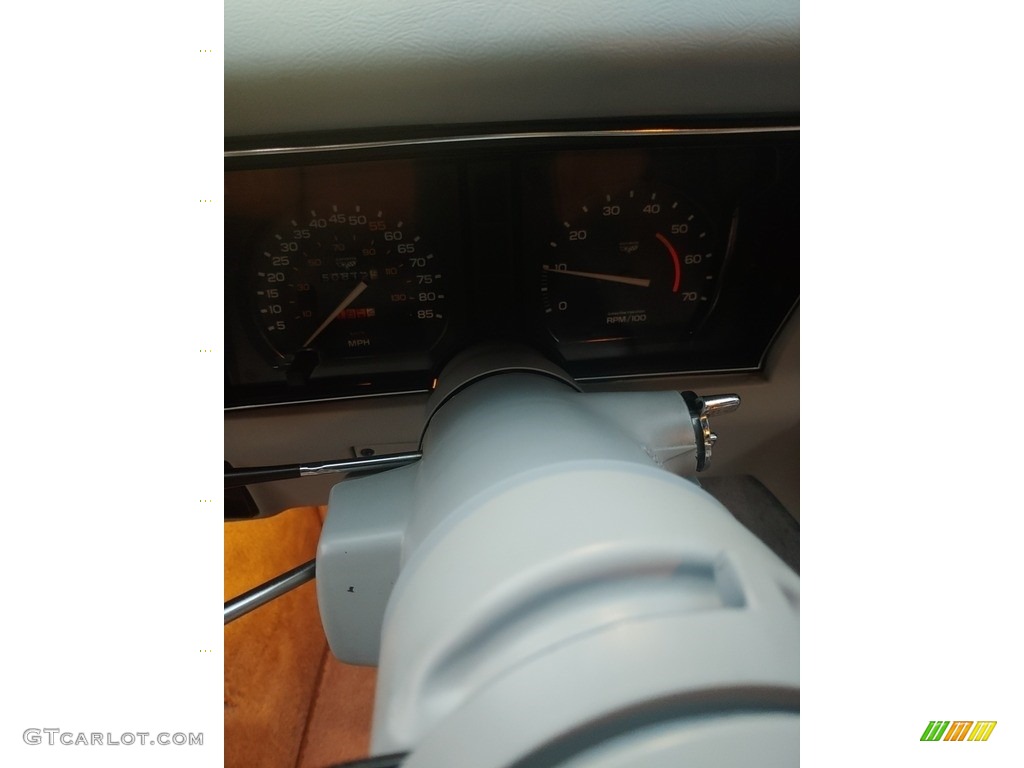 1982 Corvette Coupe - Silver / Silver Gray photo #23