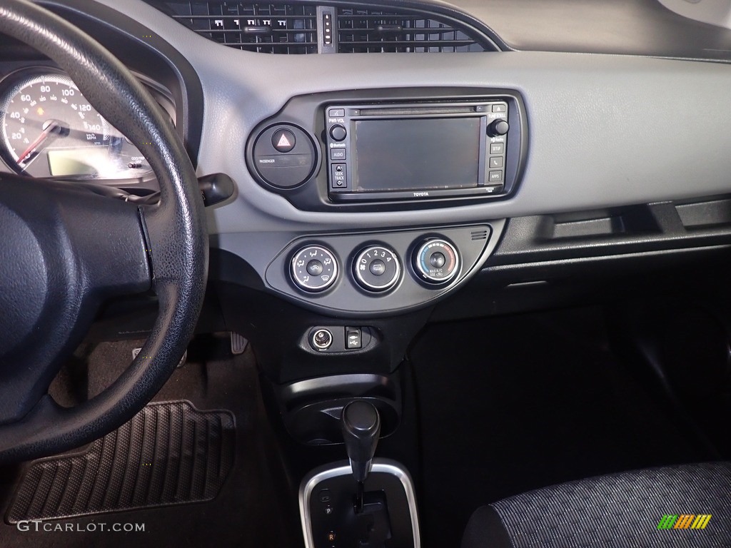 2015 Toyota Yaris 3-Door L Controls Photos
