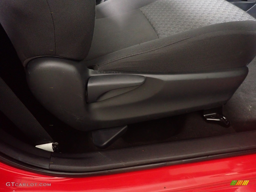 2015 Yaris 3-Door L - Absolutely Red / Black photo #32