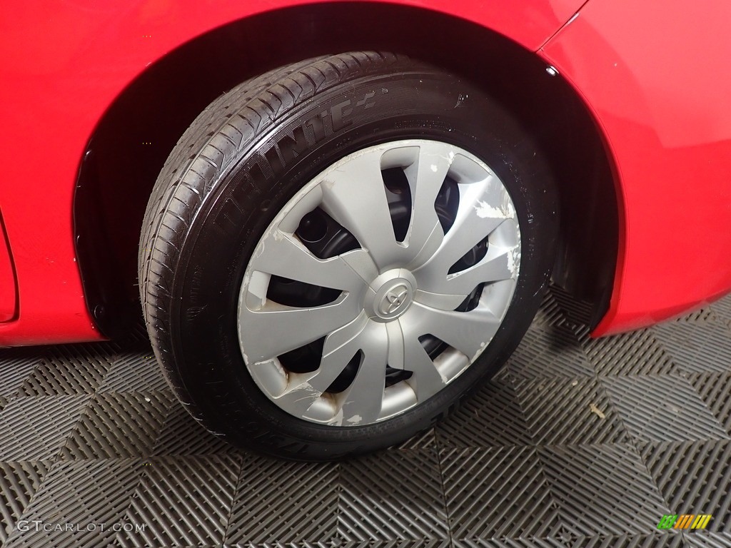 2015 Toyota Yaris 3-Door L Wheel Photos