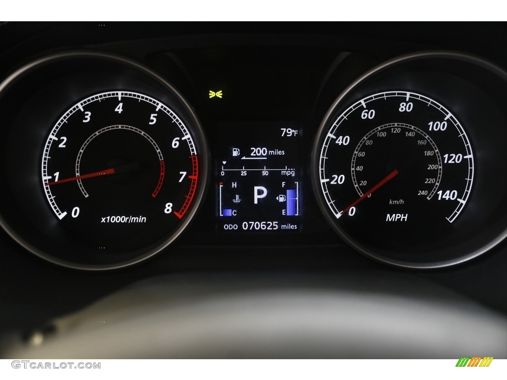 2011 Mitsubishi Outlander XLS Gauges Photos
