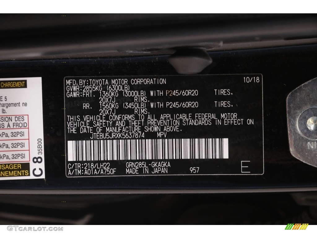 2019 4Runner Nightshade Edition 4x4 - Midnight Black metallic / Black photo #25