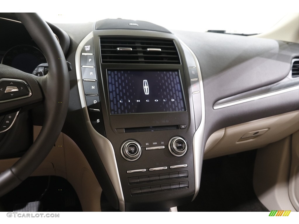 2019 Lincoln MKC Reserve AWD Controls Photo #144558067