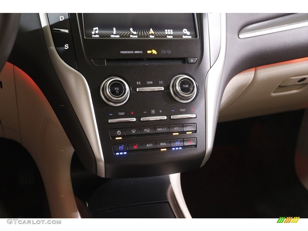 2019 Lincoln MKC Reserve AWD Controls Photo #144558115