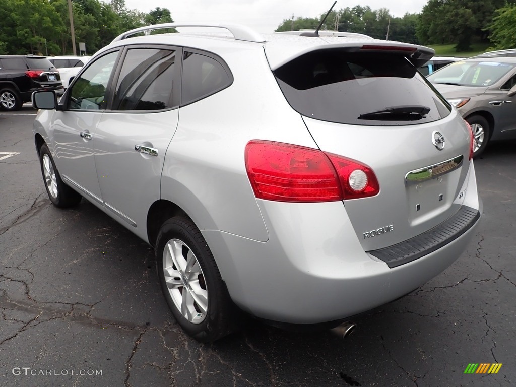 2013 Rogue SV AWD - Brilliant Silver / Black photo #3