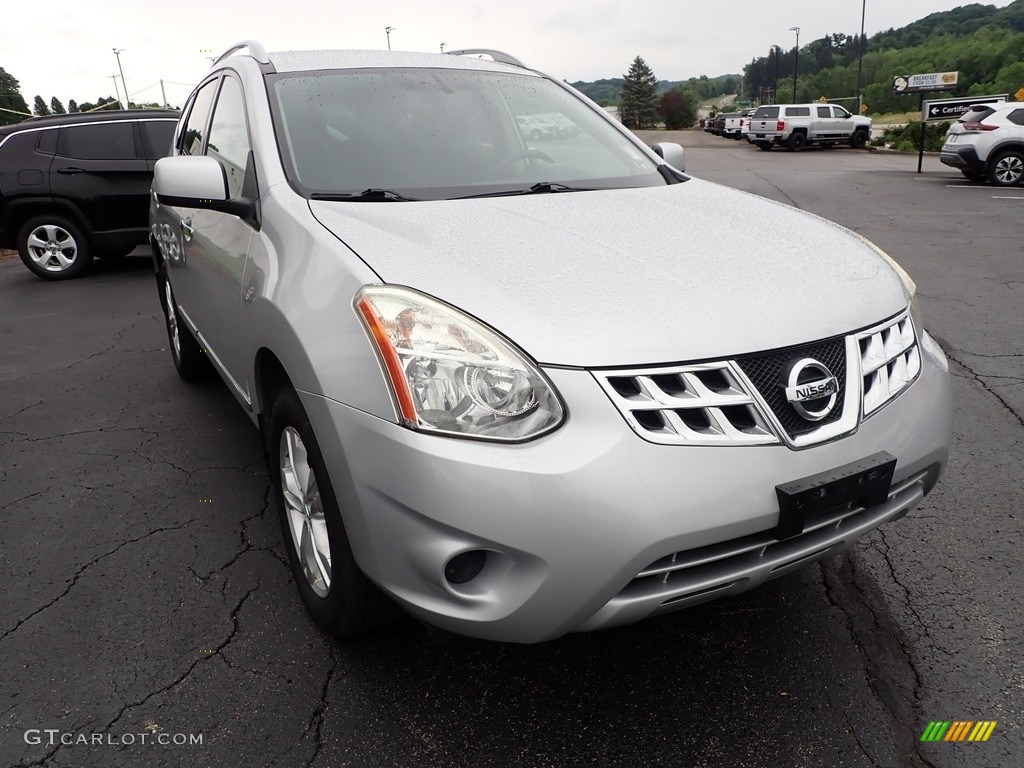 2013 Rogue SV AWD - Brilliant Silver / Black photo #10