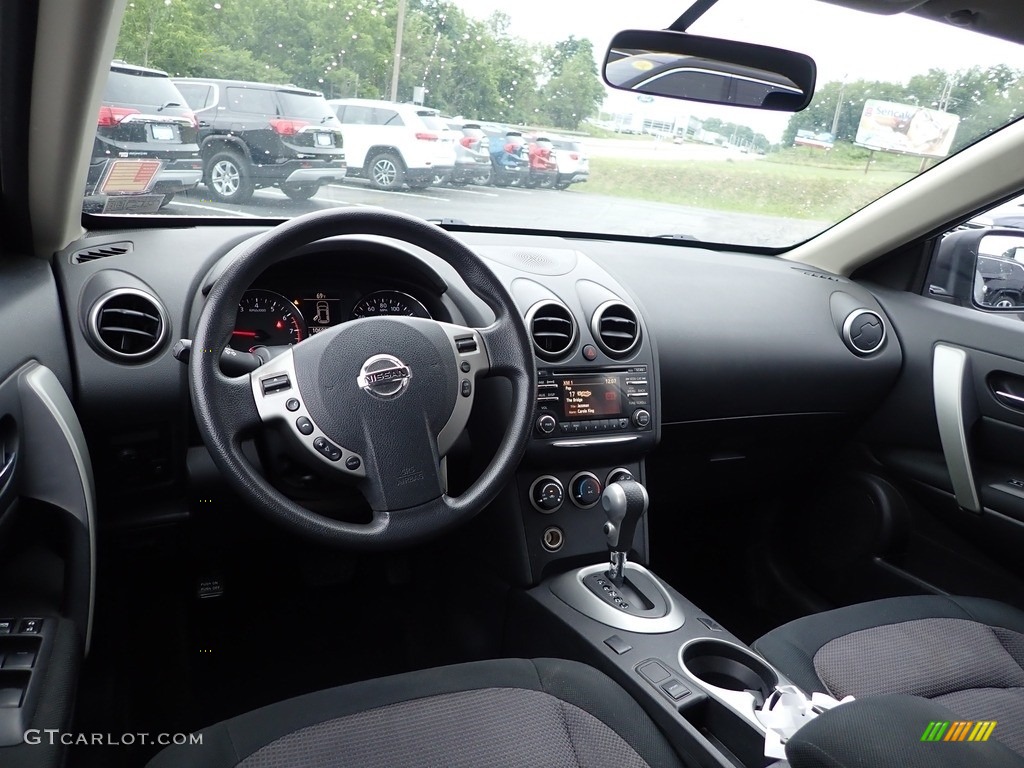 2013 Rogue SV AWD - Brilliant Silver / Black photo #19