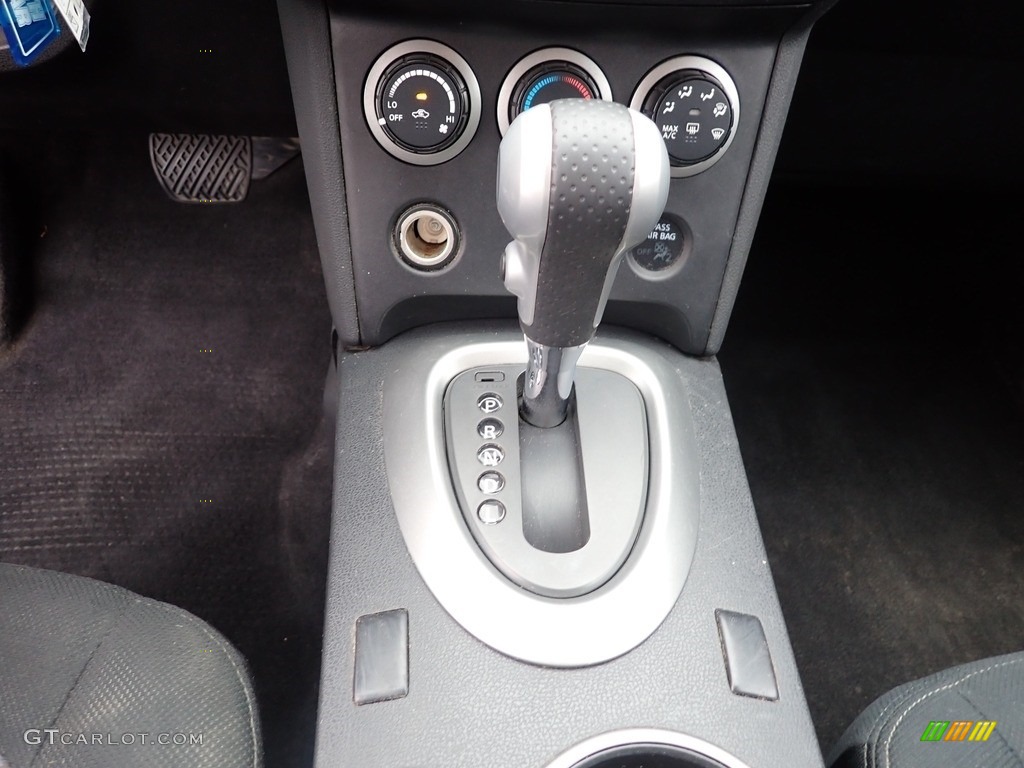 2013 Rogue SV AWD - Brilliant Silver / Black photo #25